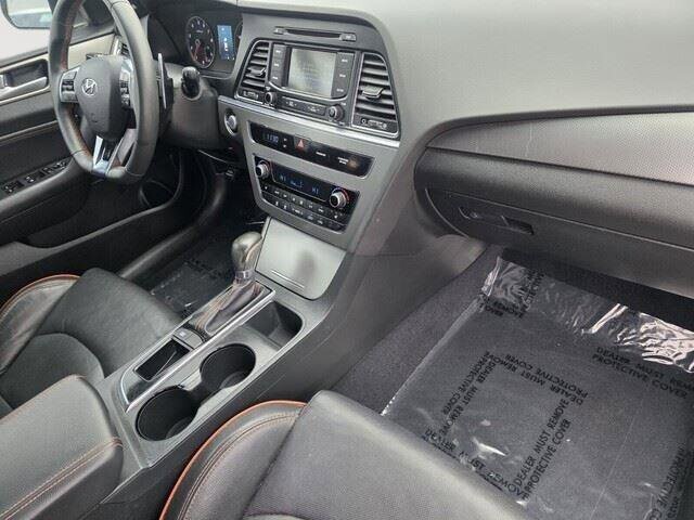 2015 Hyundai Sonata in Mesa, AZ 85212 - 18089991 32