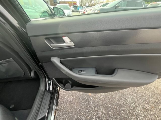 2017 Hyundai Sonata in Greenville, SC 29607 - 18089996 18