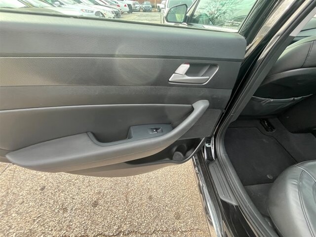 2017 Hyundai Sonata in Greenville, SC 29607 - 18089996 24