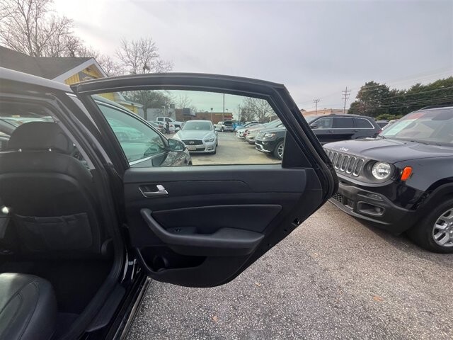 2017 Hyundai Sonata in Greenville, SC 29607 - 18089996 17