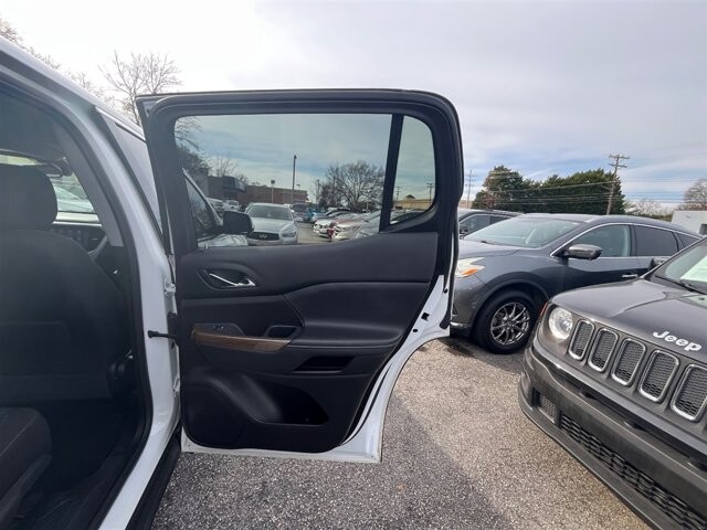 2021 GMC Acadia in Greenville, SC 29607 - 18089997 19