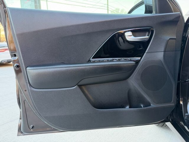 2017 Kia Niro in Knoxville, TN 37920 - 18089998 5