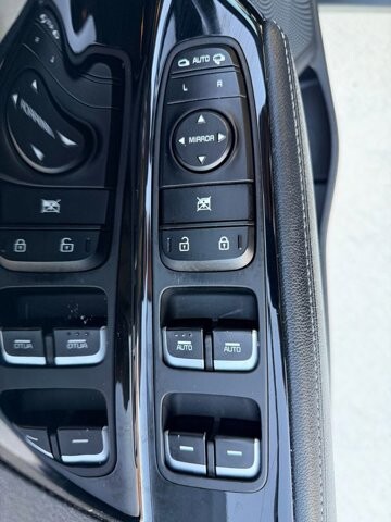 2017 Kia Niro in Knoxville, TN 37920 - 18089998 16