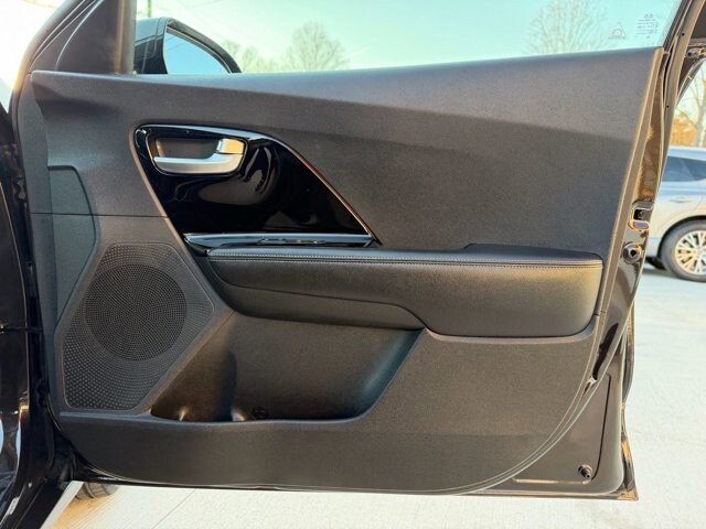 2017 Kia Niro in Knoxville, TN 37920 - 18089998 7