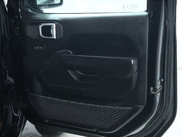 2020 Jeep Wrangler in Bedford, OH 44146 - 18090000 31