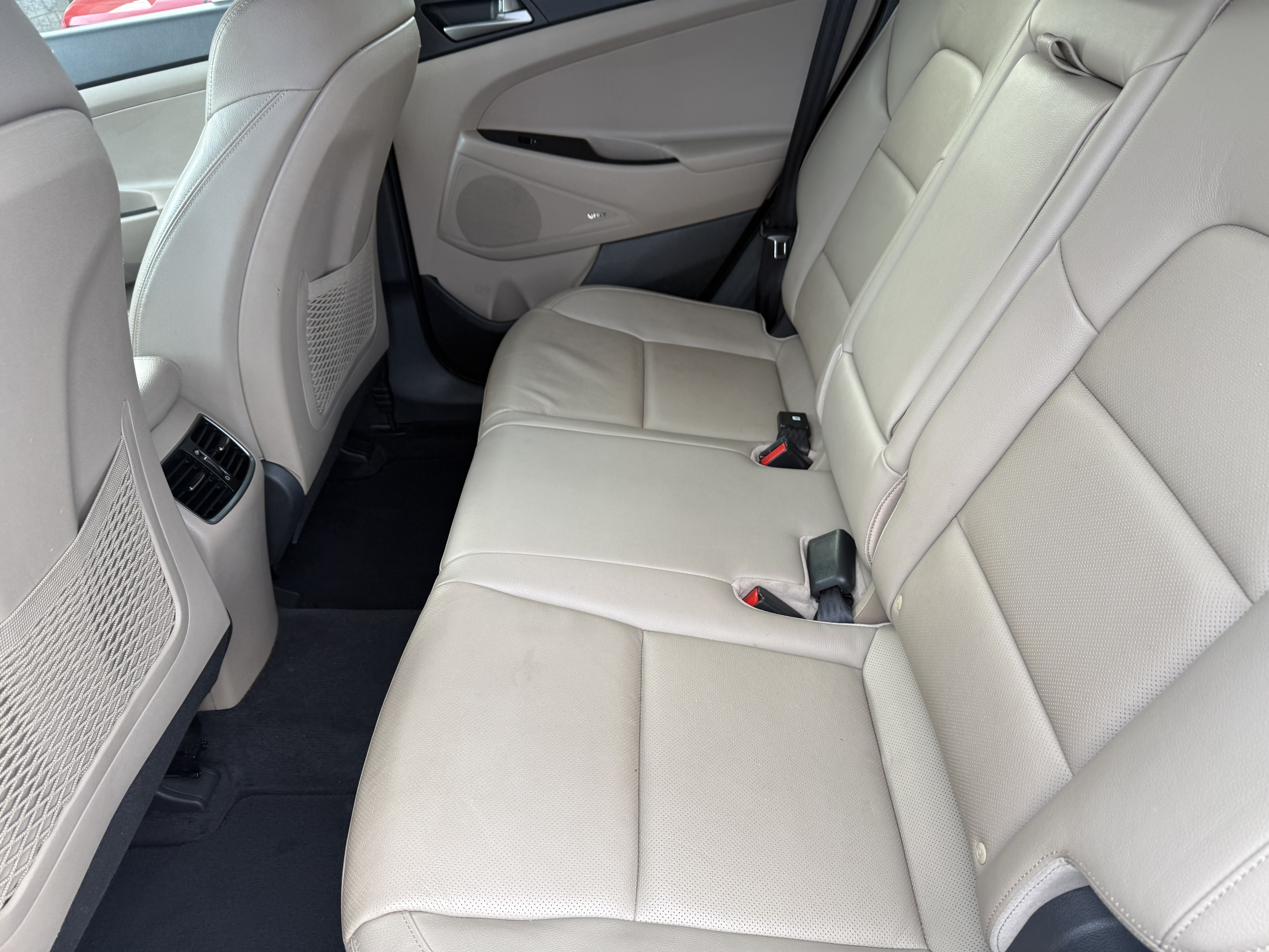 2018 Hyundai Tucson in Phoenix, AZ 85022 - 18090013 8