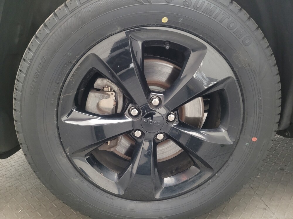 2018 Jeep Cherokee in Riverside, CA 92504 - 18090019 31