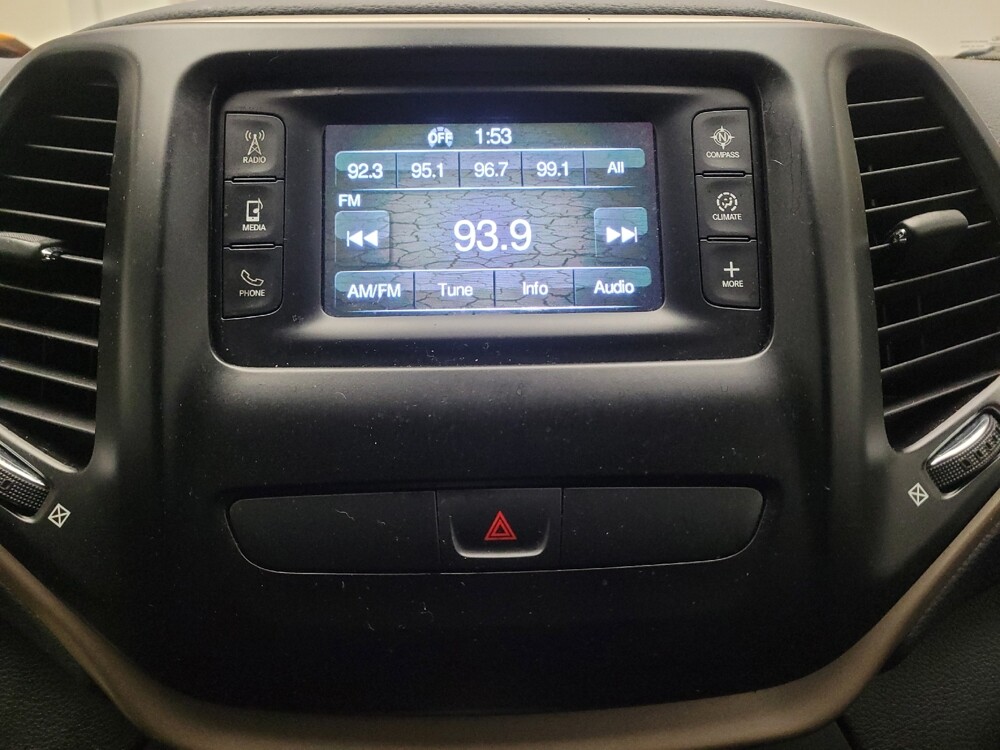 2018 Jeep Cherokee in Riverside, CA 92504 - 18090019 25