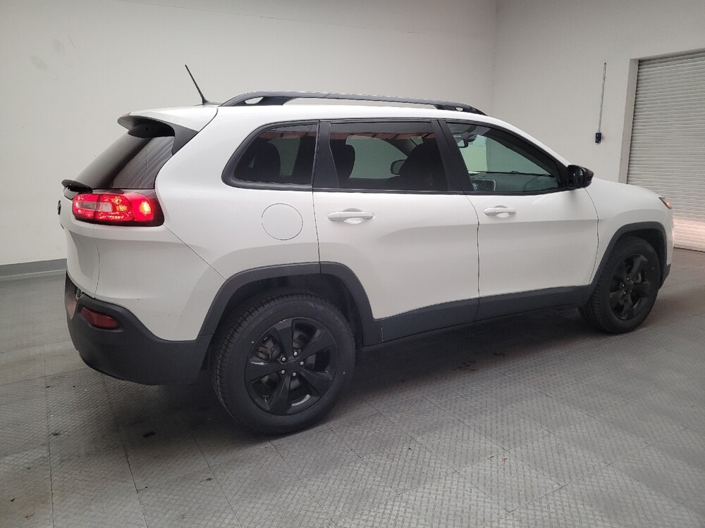 2018 Jeep Cherokee in Riverside, CA 92504 - 18090019 10