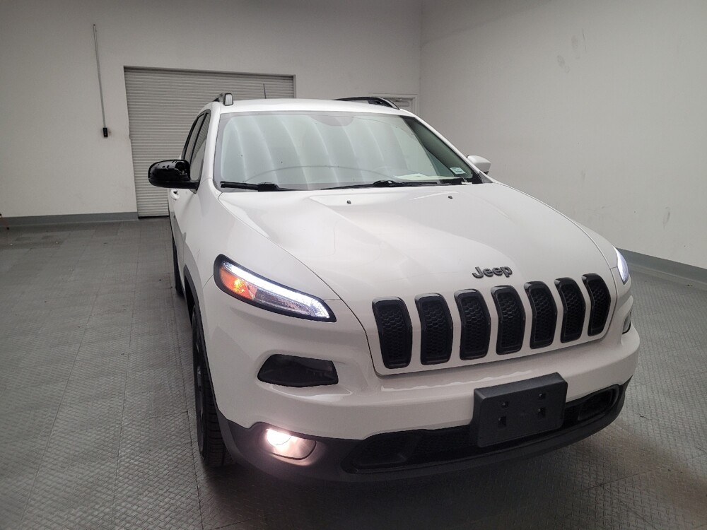 2018 Jeep Cherokee in Riverside, CA 92504 - 18090019 14