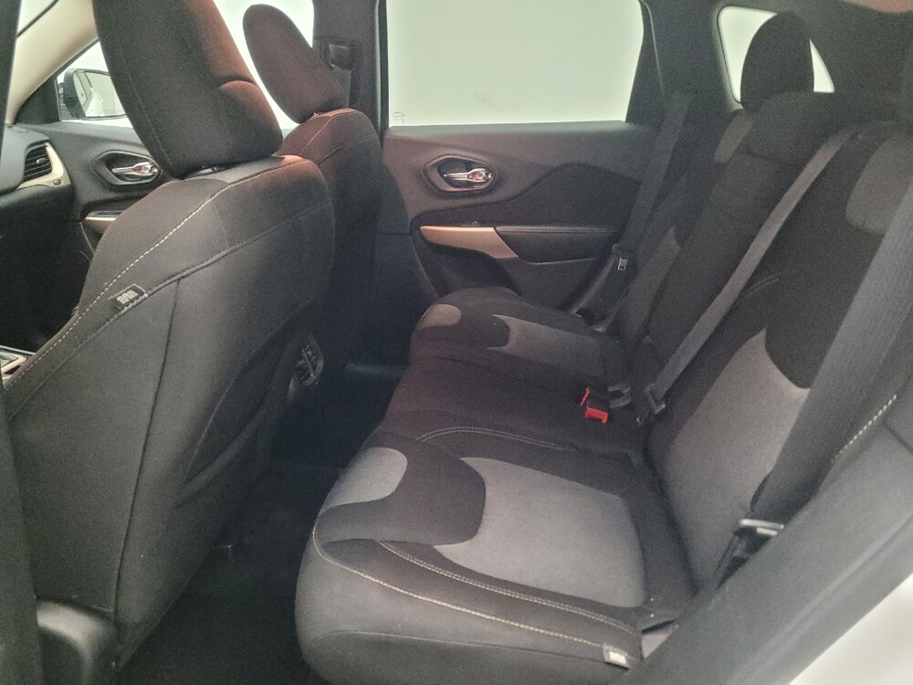 2018 Jeep Cherokee in Riverside, CA 92504 - 18090019 18