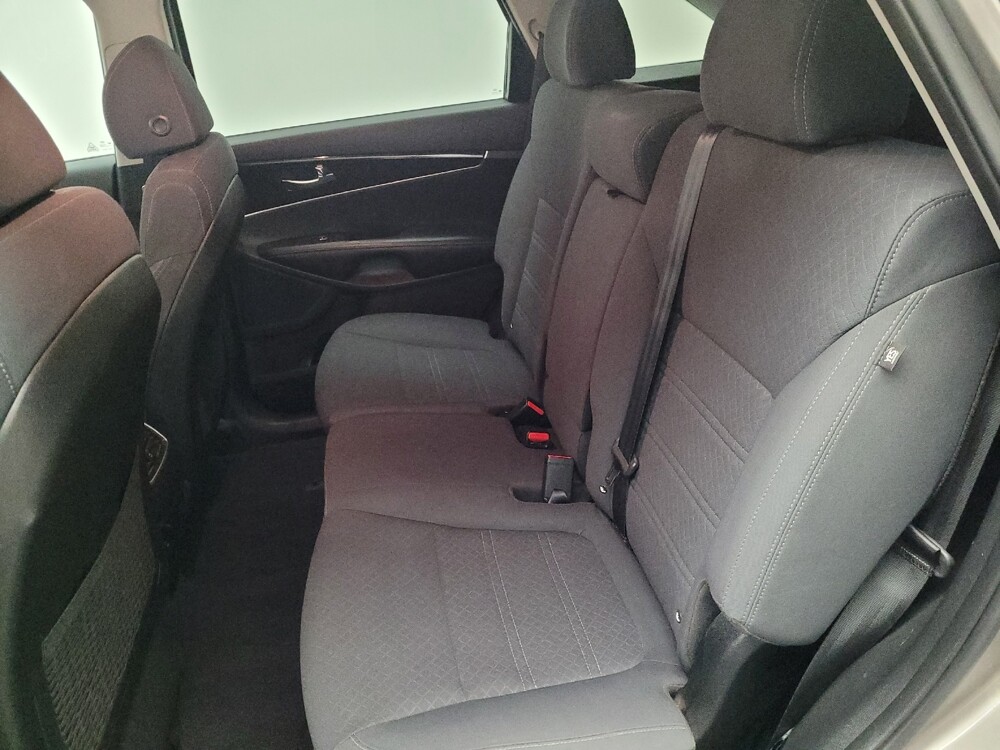 2018 Kia Sorento in Downey, CA 90241 - 18090025 18