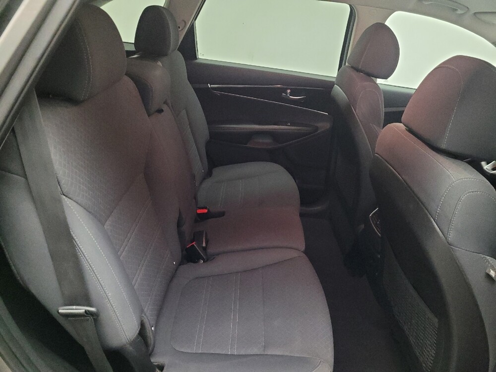 2018 Kia Sorento in Downey, CA 90241 - 18090025 19