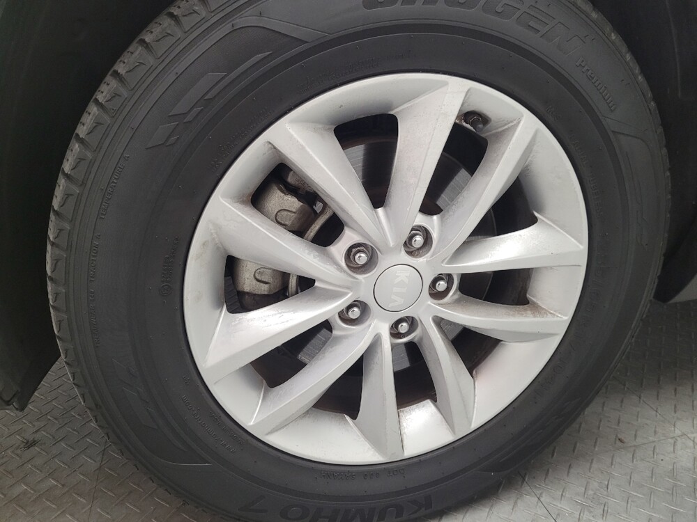 2018 Kia Sorento in Downey, CA 90241 - 18090025 31