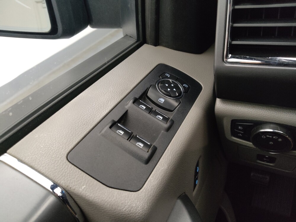 2016 Ford F150 in Peoria, IL 61615 - 18090029 27