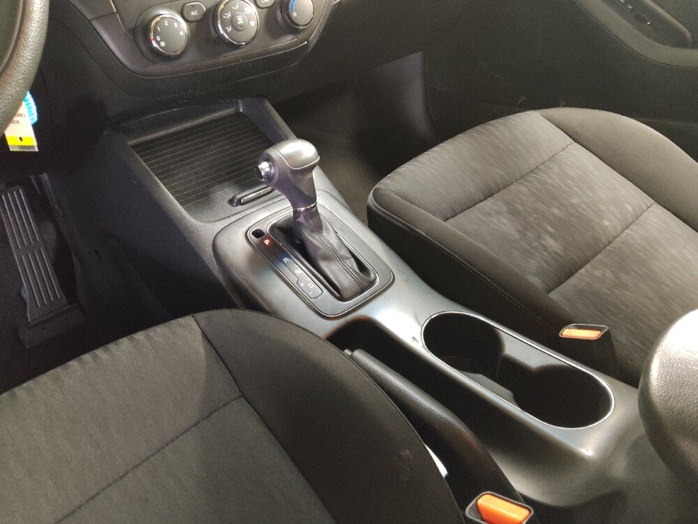 2016 Kia Forte in Knoxville, TN 37923 - 18090036 26
