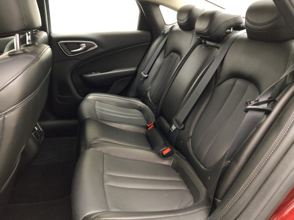 2017 Chrysler 200 in Chattanooga, TN 37421 - 18090041 18