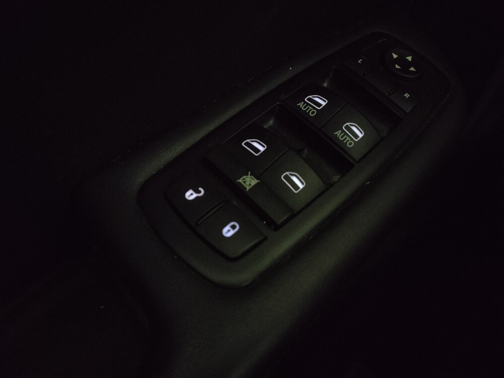 2017 Chrysler 200 in Chattanooga, TN 37421 - 18090041 27