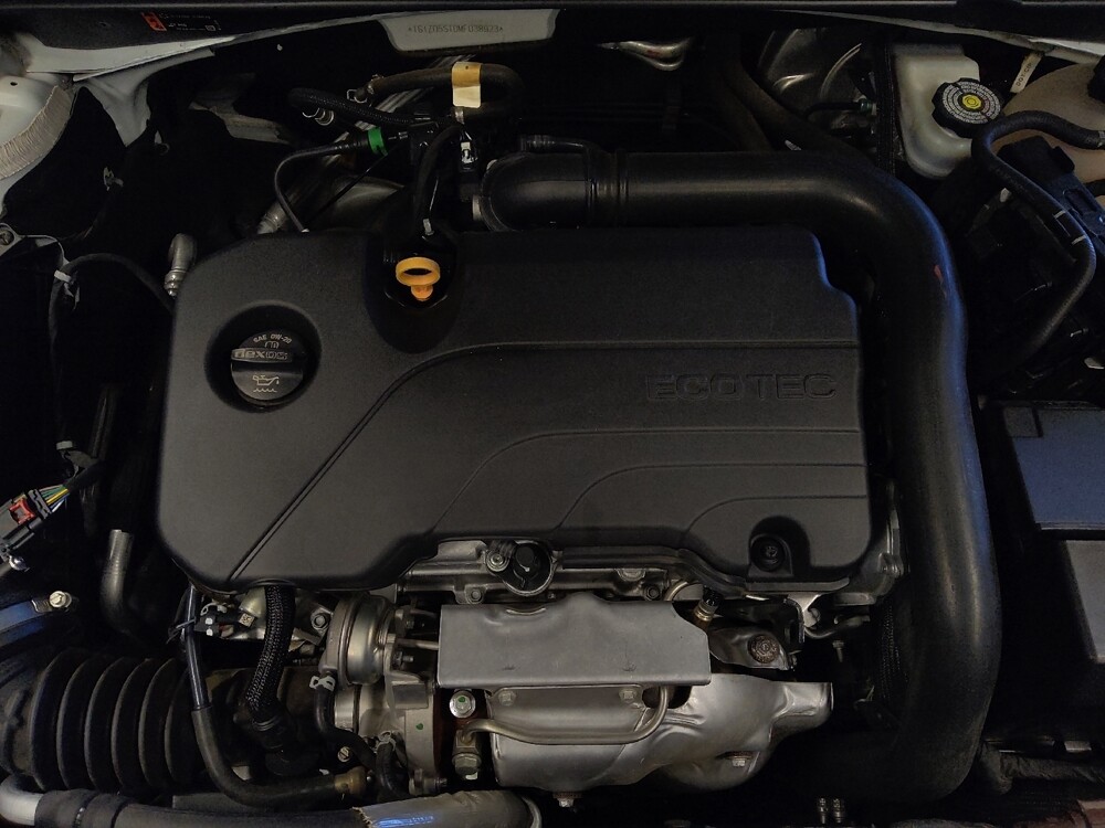 2021 Chevrolet Malibu in Tucson, AZ 85705 - 18090075 30