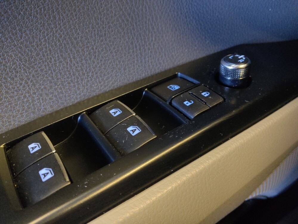 2019 Toyota Camry in Phoenix, AZ 85015 - 18090078 27