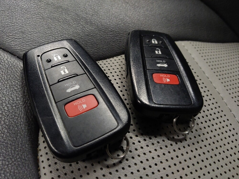 2019 Toyota Camry in Phoenix, AZ 85015 - 18090078 32