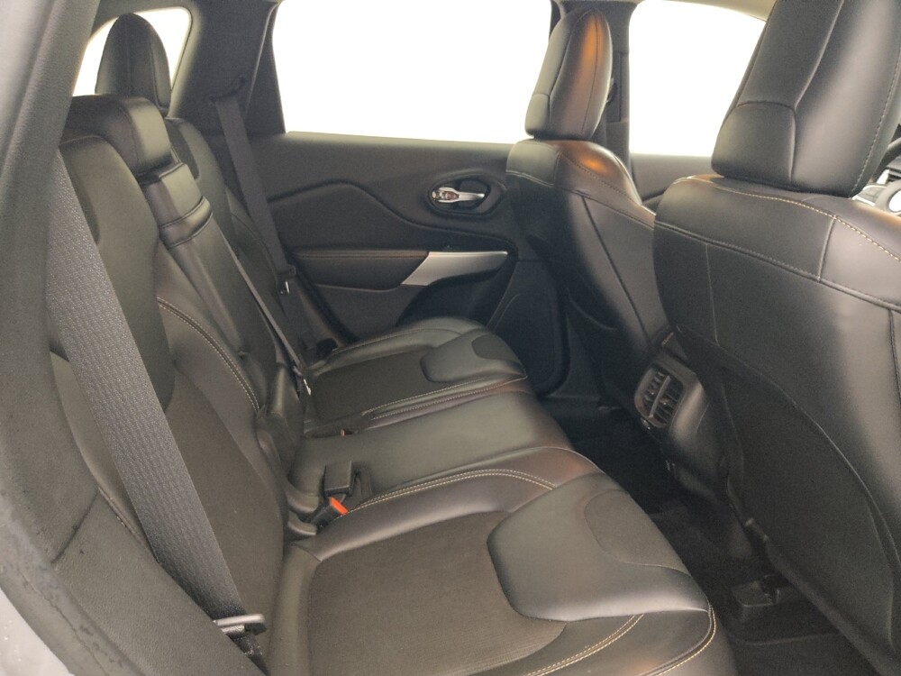 2018 Jeep Cherokee in Fort Myers, FL 33907 - 18090088 19