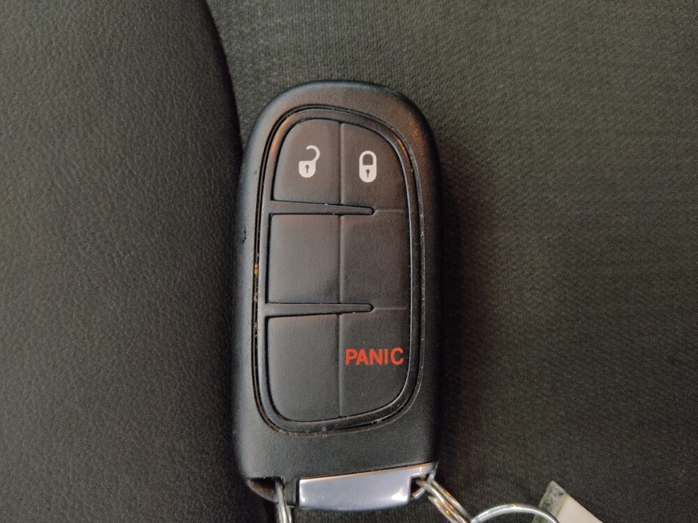 2018 Jeep Cherokee in Fort Myers, FL 33907 - 18090088 32