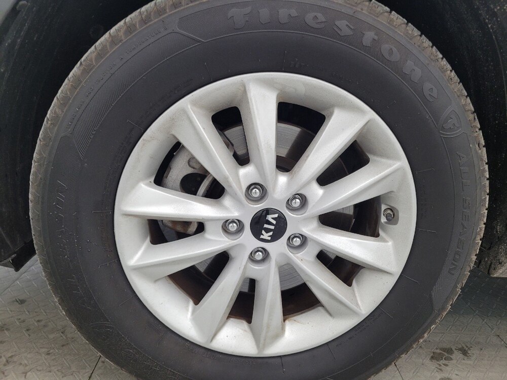 2020 Kia Sorento in Tampa, FL 33619 - 18090089 31