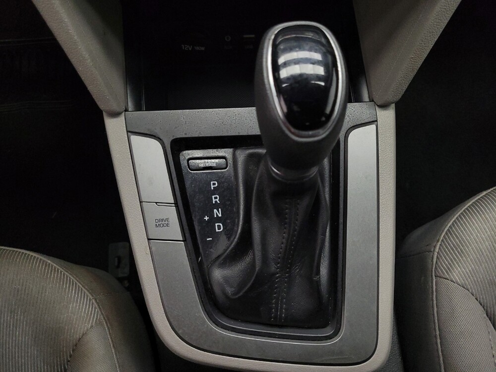 2018 Hyundai Elantra in Las Vegas, NV 89104 - 18090102 26