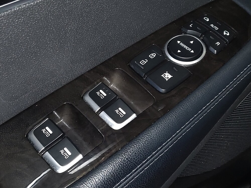 2018 Kia Sorento in Gainesville, FL 32609 - 18090106 27