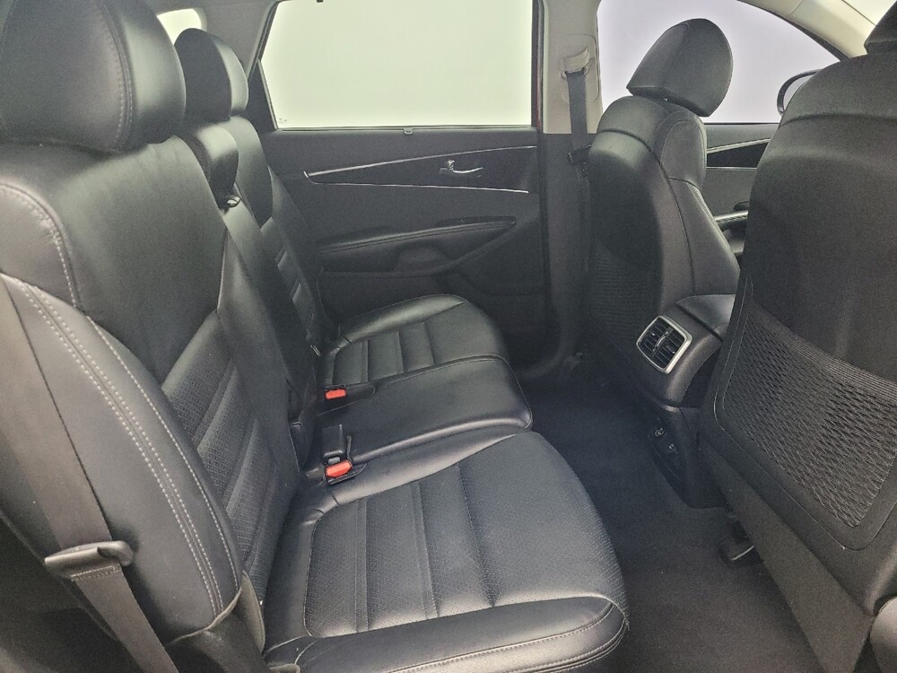 2018 Kia Sorento in Gainesville, FL 32609 - 18090106 19