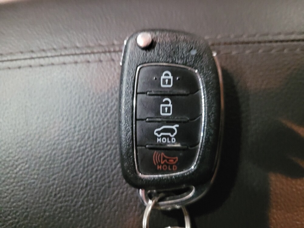 2017 Hyundai Santa Fe in Richmond, VA 23235 - 18090107 32