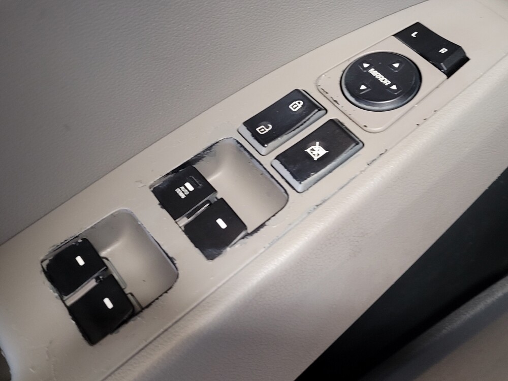 2019 Hyundai Elantra in Jacksonville, FL 32210 - 18090109 27