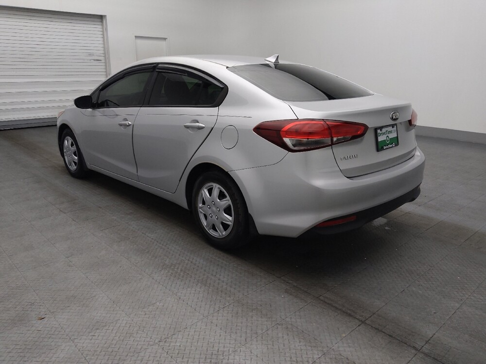 2018 Kia Forte in Jacksonville, FL 32225 - 18090112 5
