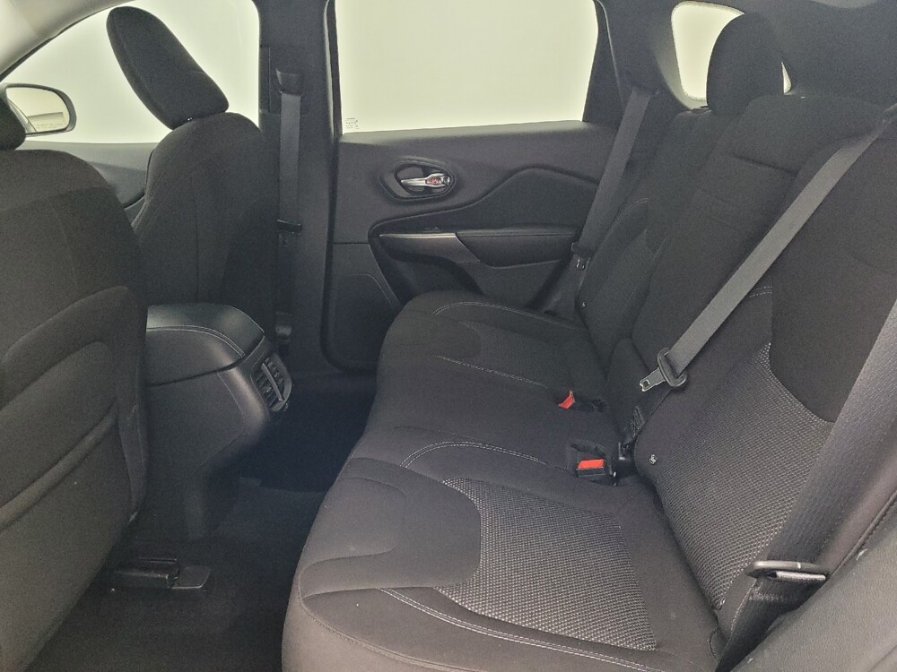 2019 Jeep Cherokee in Jacksonville, FL 32210 - 18090113 18