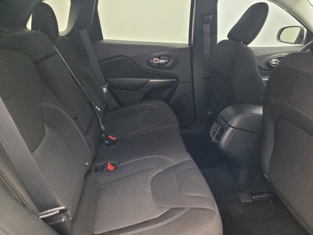 2019 Jeep Cherokee in Jacksonville, FL 32210 - 18090113 19