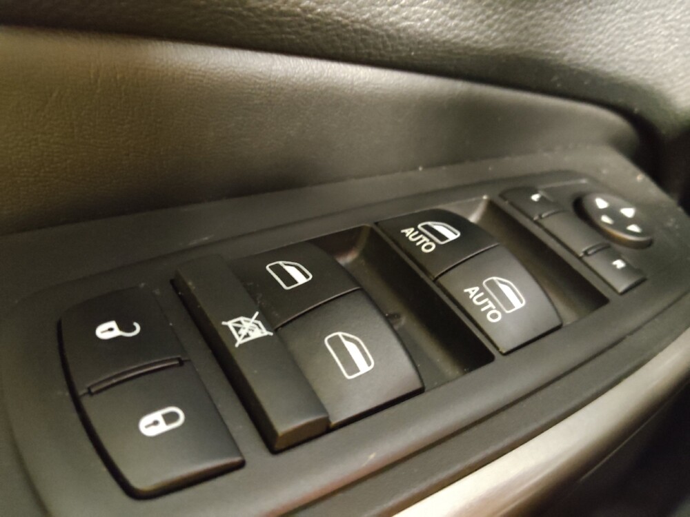 2019 Jeep Cherokee in Salem, VA 24153 - 18090121 27