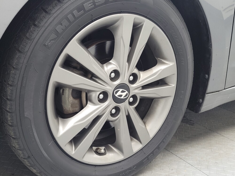 2018 Hyundai Elantra in Madison, TN 37115 - 18090137 31