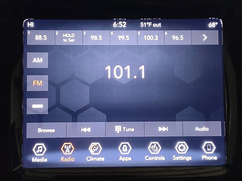 2019 Jeep Cherokee in Houston, TX 77060 - 18090140 25