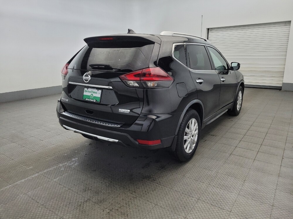 2019 Nissan Rogue in Pittsburgh, PA 15237 - 18090161 9