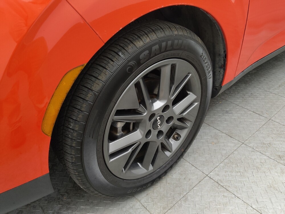 2022 Kia Soul in Topeka, KS 66611 - 18090169 31