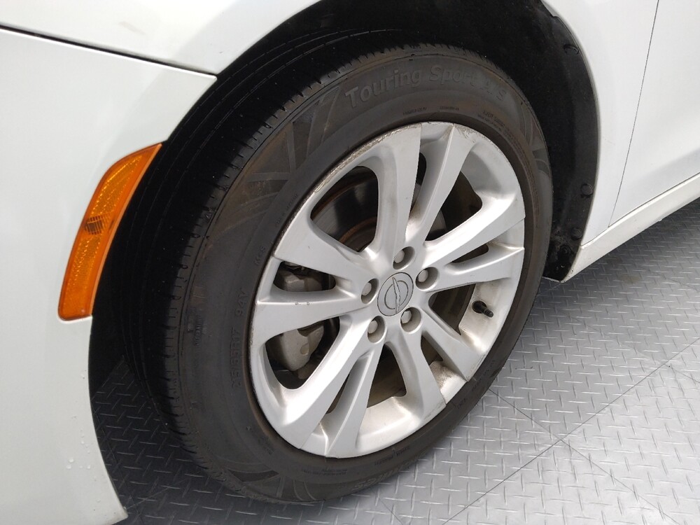 2015 Chrysler 200 in Wichita, KS 67207 - 18090170 31