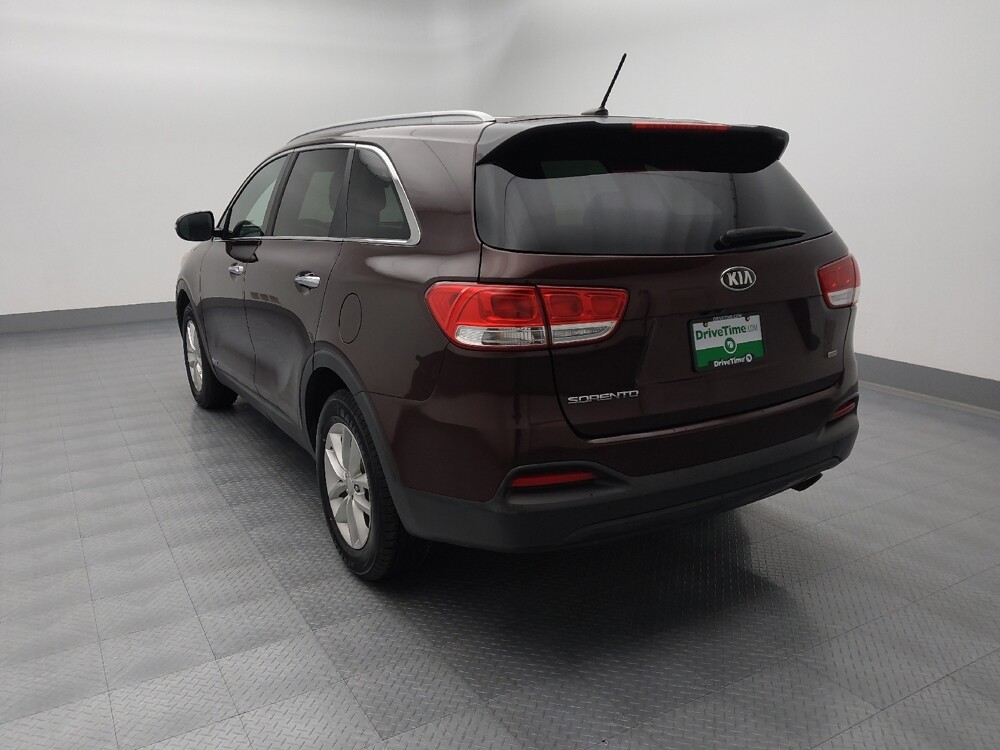 2016 Kia Sorento in Topeka, KS 66611 - 18090171 5