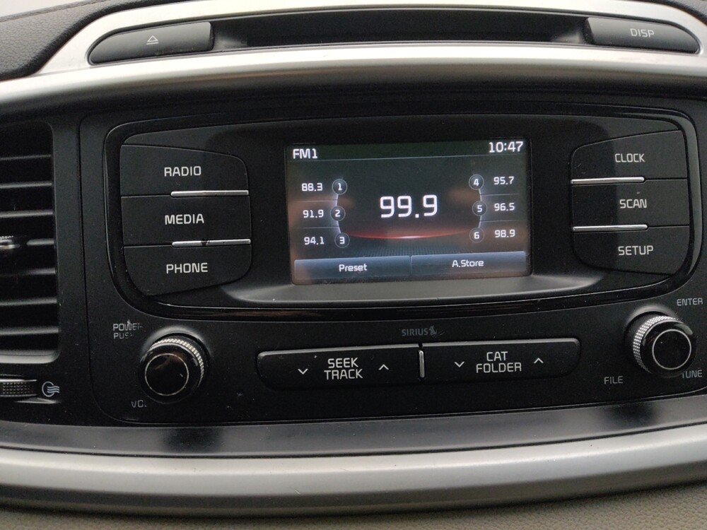 2016 Kia Sorento in Topeka, KS 66611 - 18090171 25