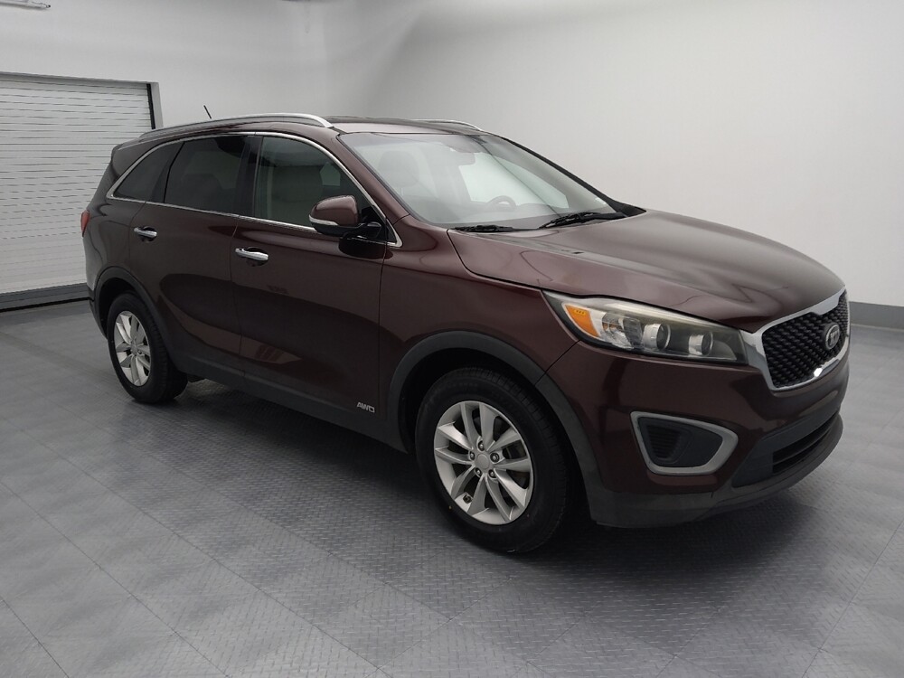 2016 Kia Sorento in Topeka, KS 66611 - 18090171 11