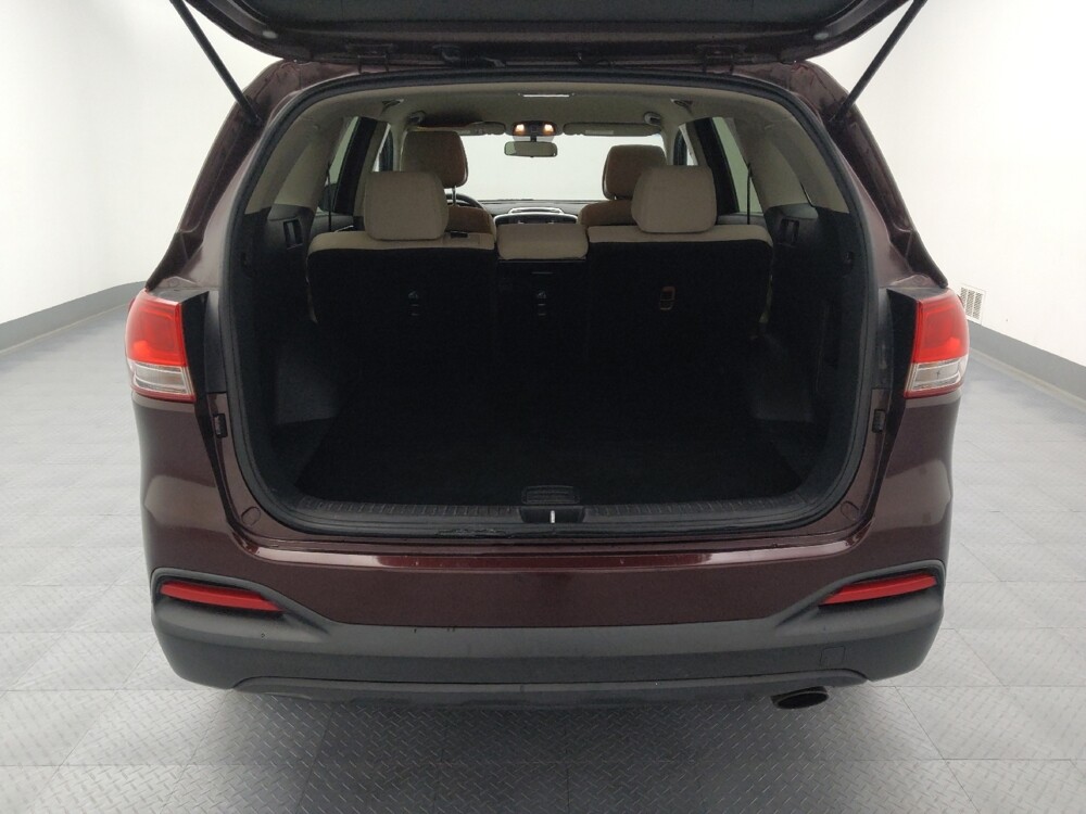 2016 Kia Sorento in Topeka, KS 66611 - 18090171 29