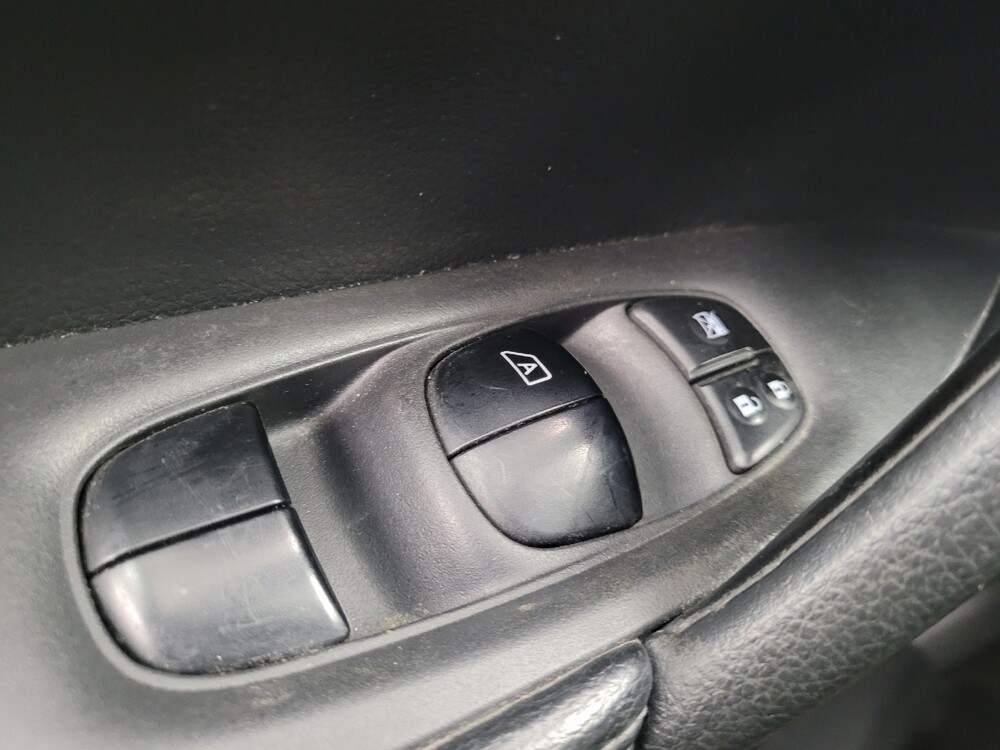 2016 Nissan Rogue in Madison, TN 37115 - 18090175 27