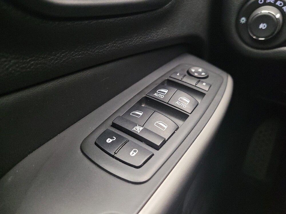 2021 Jeep Cherokee in Eastpointe, MI 48021 - 18090176 27