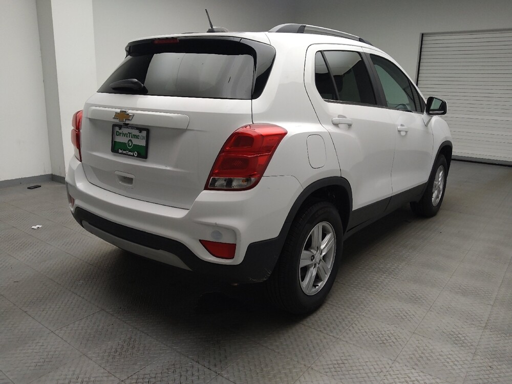 2019 Chevrolet Trax in Eastpointe, MI 48021 - 18090177 9