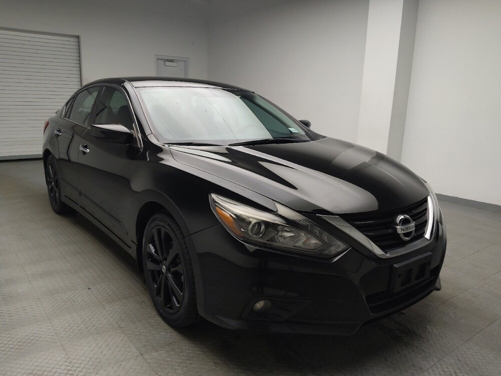 2017 Nissan Altima in Eastpointe, MI 48021 - 18090178 13